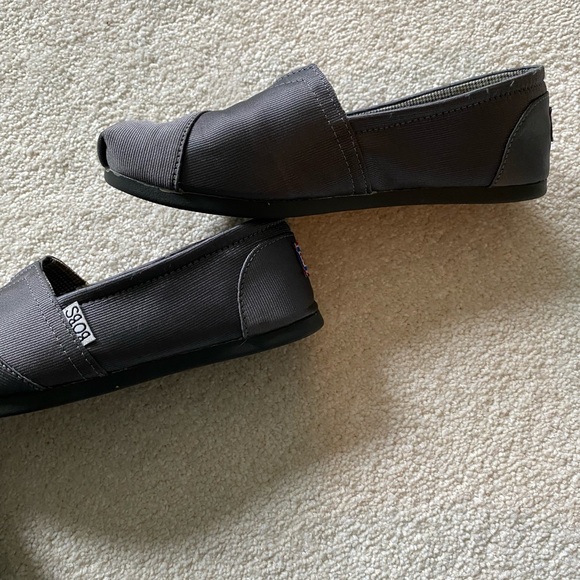 Bobs size 6.5 gray/silver shoes - Picture 6 of 7
